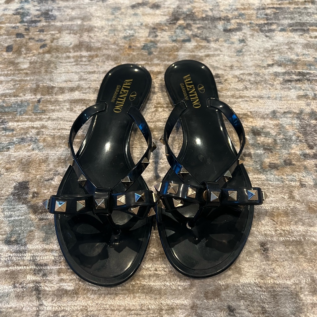 Valentino Garavani Rockstud Pvc Flat Thong Sandals